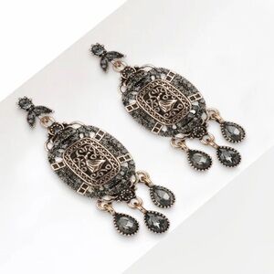 Elegant Black and Gold‎ Chandelier Earrings